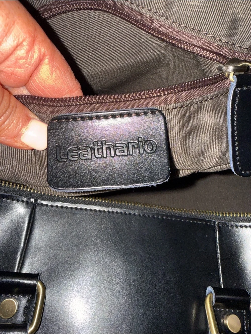 Leathario Travel Duffle Bag For Men Women Genuine Leather Overnight Weekender